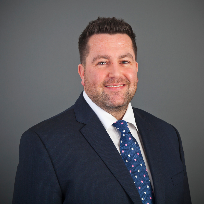 Simon Daniels800x800